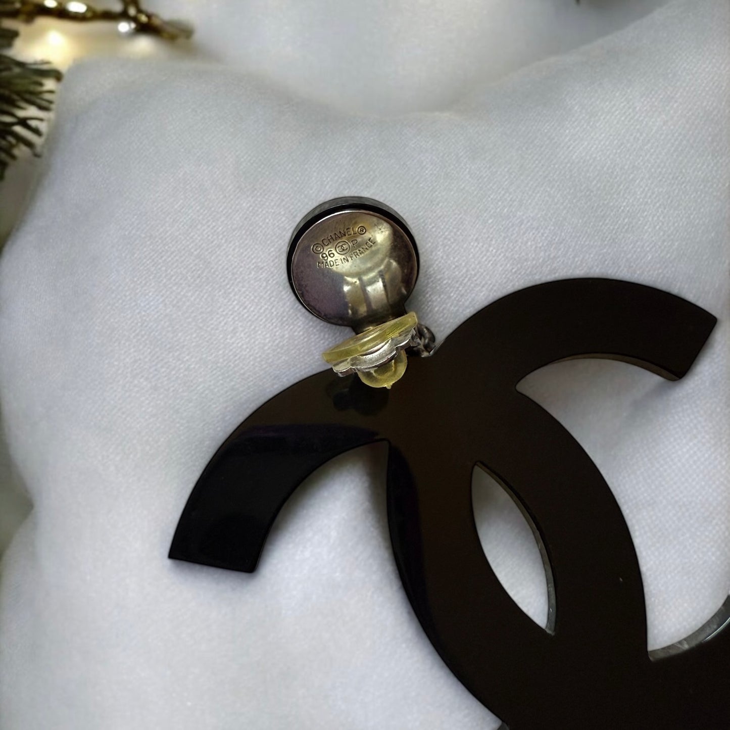 Chanel Vintage 1996 Black Jumbo Resin CC Clip On Earrings