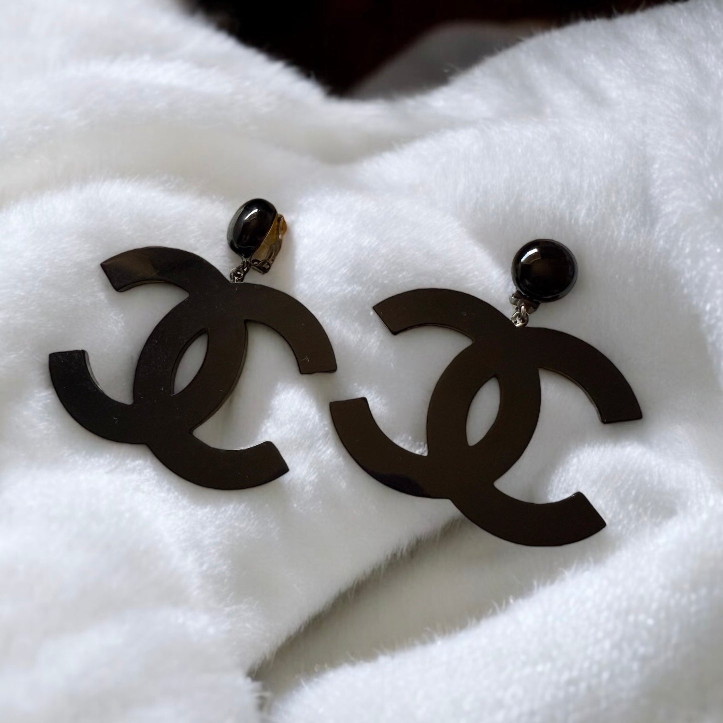 Chanel Vintage 1996 Black Jumbo Resin CC Clip On Earrings
