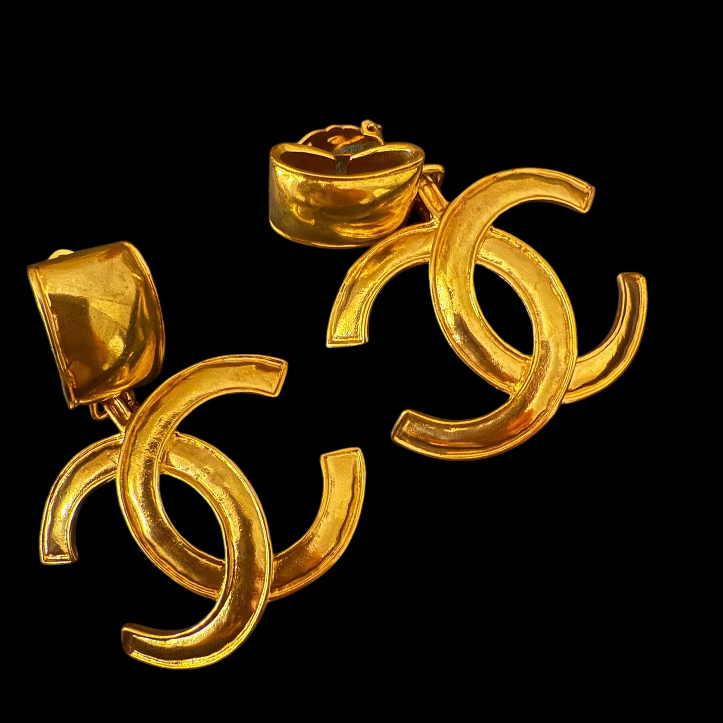 Chanel Vintage 1995 95P CC Jumbo Gold Plated Clip On Earrings
