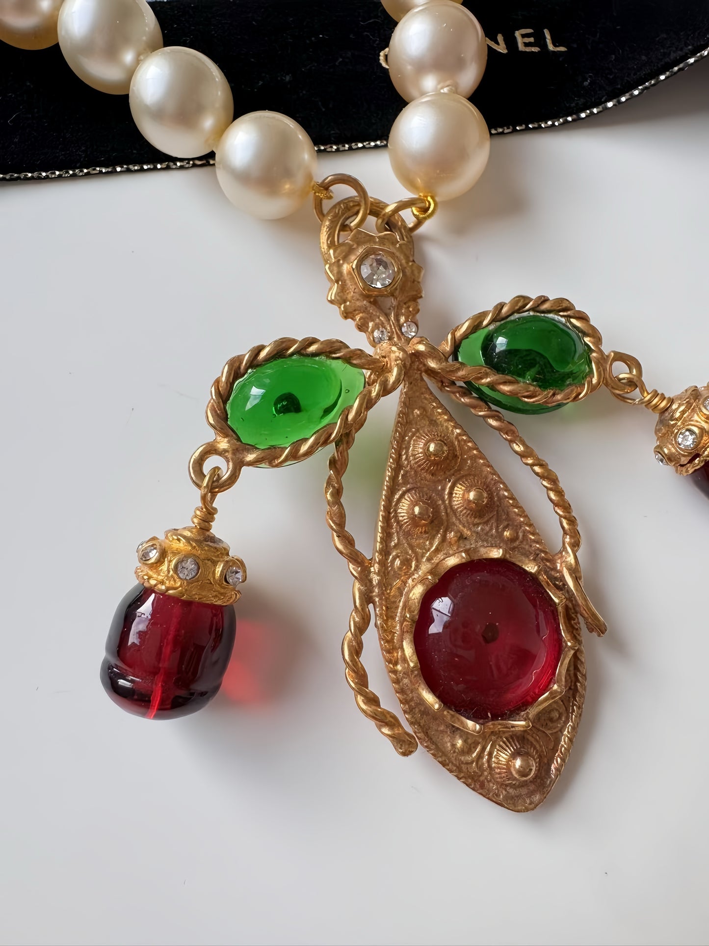 Chanel 70s Vintage Rare Baroque Teardrop with Green Red Gripoix Dangling Charm Pearl Necklace