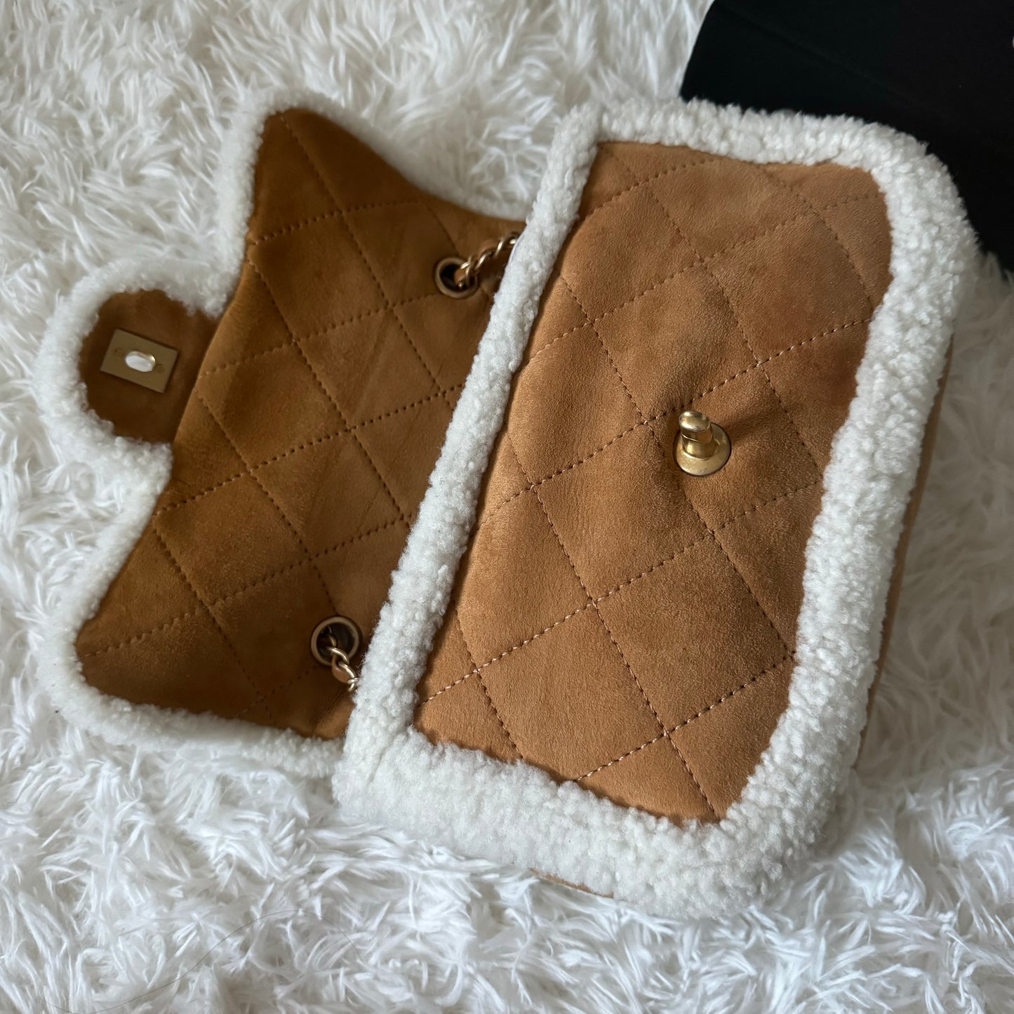 Chanel 2018 Coco Neige Teddy Brown