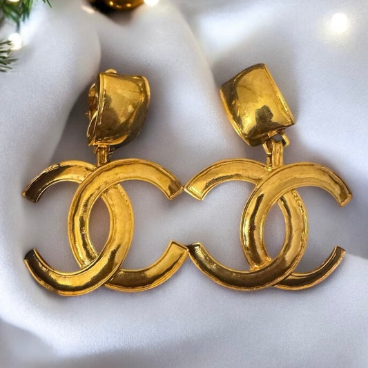 Chanel Vintage 1995 95P CC Jumbo Gold Plated Clip On Earrings