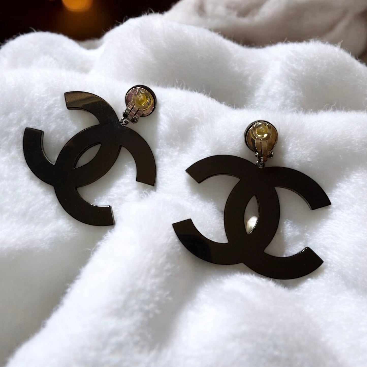 Chanel Vintage 1996 Black Jumbo Resin CC Clip On Earrings