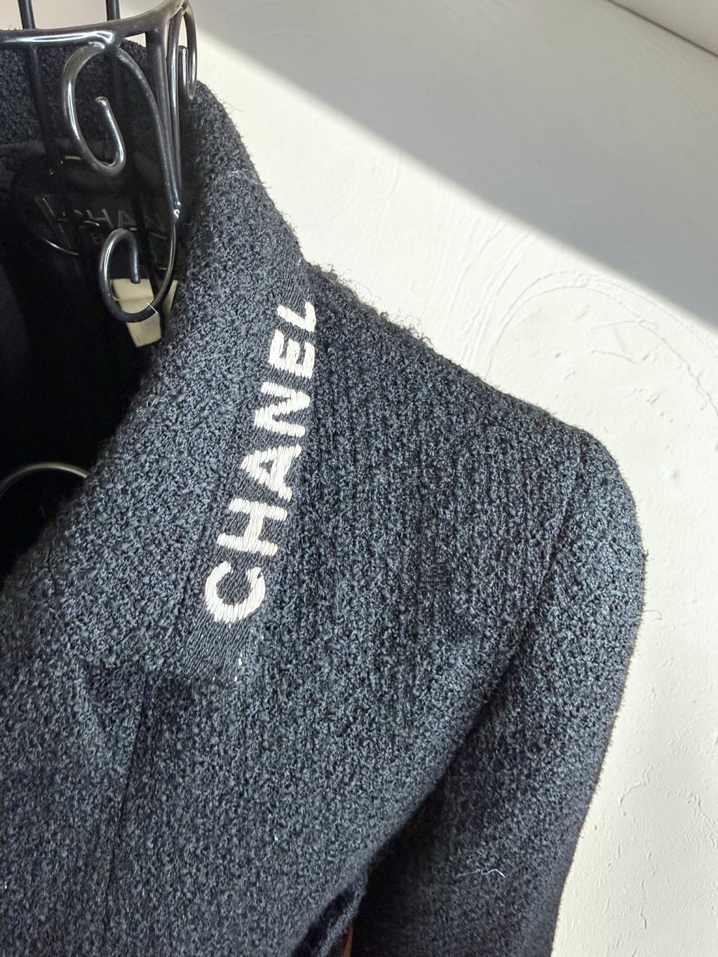 Chanel Fall Winter 1995 95A Runway Black Wool Jacket Letter Logo CC Size 36