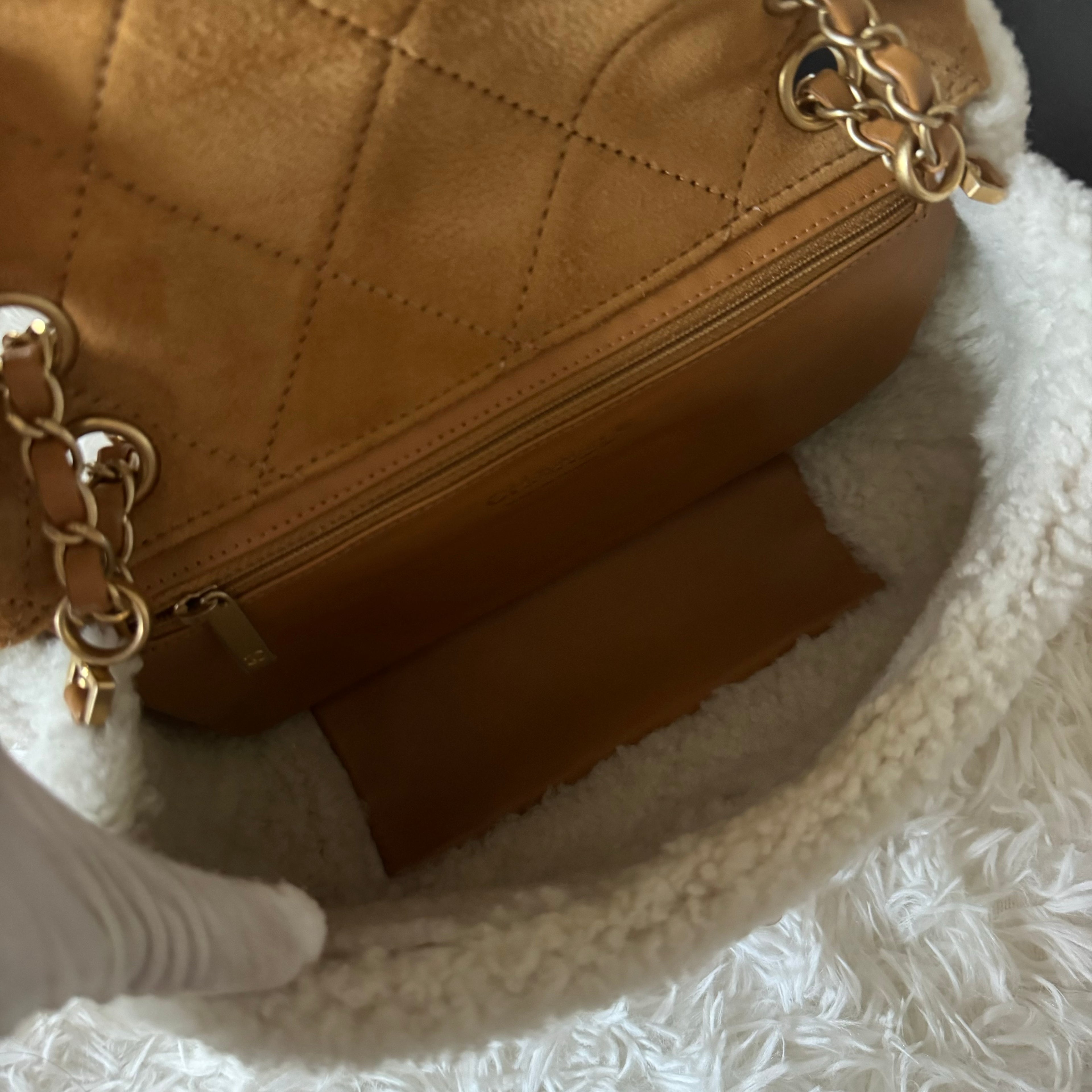 Chanel 2018 Coco Neige Teddy Brown